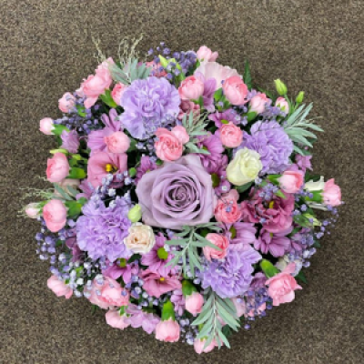 Posy 102 - Mixture of pink and lilac flowers 